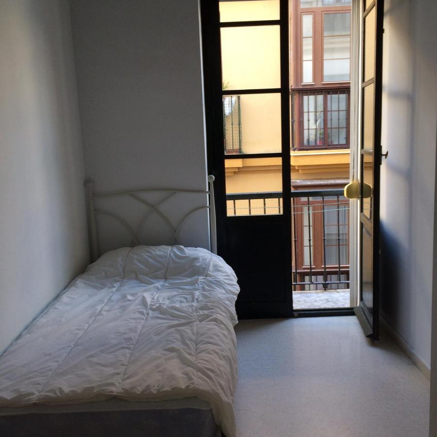 Apartamento muy bien situado en el centro de Cádiz y al lado de la playa Esterno foto