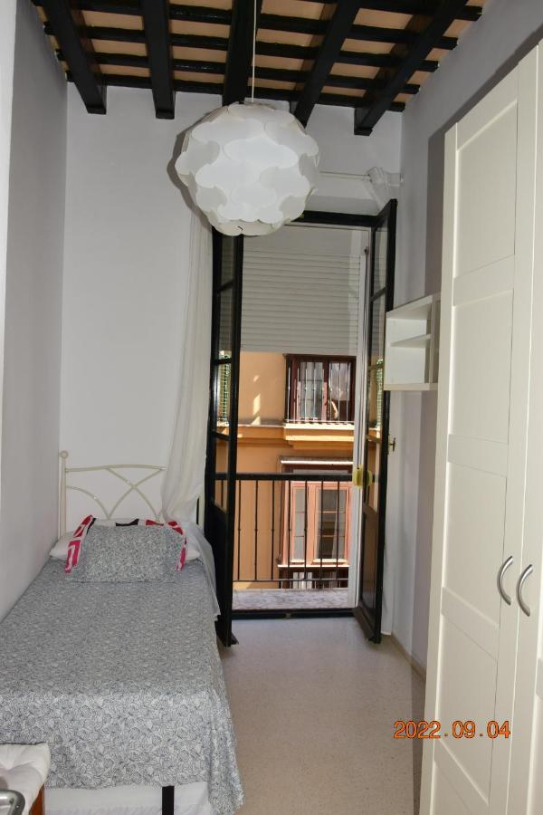 Apartamento muy bien situado en el centro de Cádiz y al lado de la playa Esterno foto